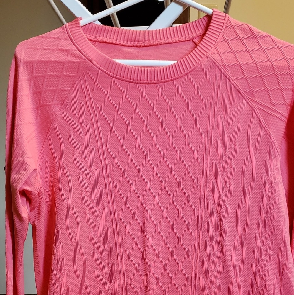 LULULEMON long sleeve warm tee.